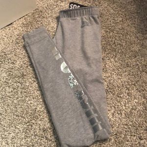 Grey Nike leggings
